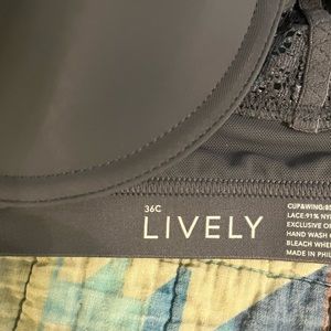 Third love and lively bra set.